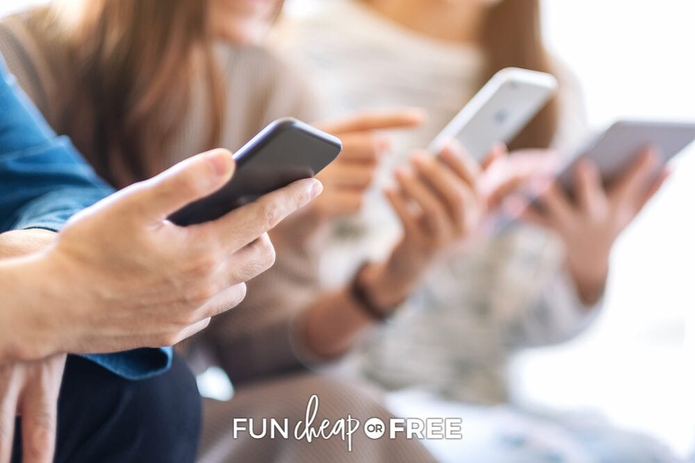 How to Unplug From Technology & Recharge with a Digital Detox